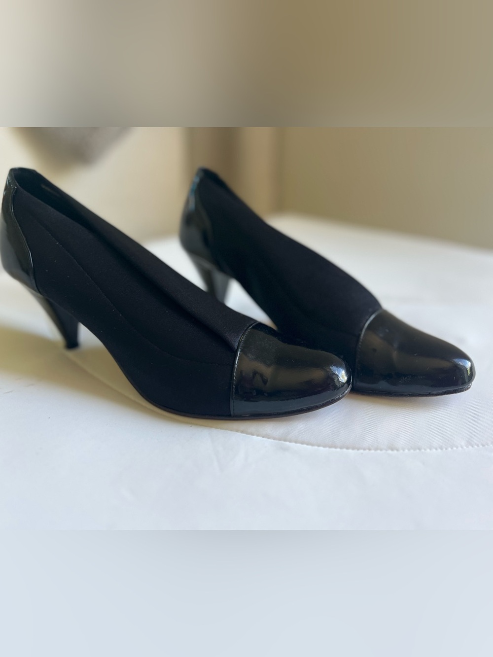 Dezario Classic Black Cap-Toe Mid Heel Pumps - Women's size 6.5